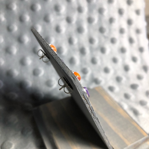 Spiny Oyster and Sterling Silver Earrings - Picture 6 of 8